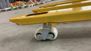 Chariot élévateur manuel hydraulique avec roues en plastique et levage manuel pour une capacité de 1 à 3 tonnes - Product Image 5
