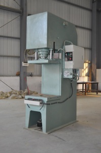 เครื่องปั๊มขึ้นรูปโลหะไฮดรอลิกแบบแผ่นเหล็กความแม่นยำสูง รุ่น C Type Press Y41 ซีรีส์ สำหรับงานควบคุมอุตสาหกรรม - Product Image 3