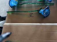 Figur bunga mewah modern dari kaca tiup buatan tangan berwarna-warni, tangkai panjang, dekorasi untuk aksen interior dan hadiah