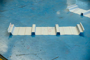 Máy làm mái ngói tự động có mục đích đặc biệt cao độ cao với cắt thủy lực và men màu - Product Image 5