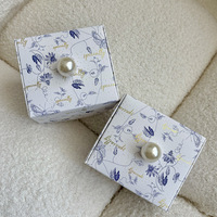 Boîte cadeau carrée artisanale peinte à la main pour mariage, avec motif de perles, idéale pour bonbons et gâteaux de mariage - Collection Fêtes Chinoises