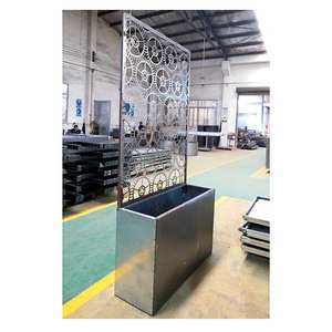 Vase à fleurs en métal personnalisé <span class=keywords><strong>jardinière</strong></span> de décoration de jardin <span class=keywords><strong>sur</strong></span> <span class=keywords><strong>pied</strong></span> intérieur et extérieur support en métal pot de fleur - Product Image 4