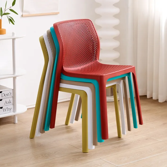 Современный дешевый уличный пластиковый обеденный стул в скандинавском стиле, красочный садовый гостиничный стул