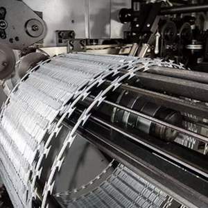 Fil de fer galvanisé anti-escalade, fil barbelé rasoir, bobine de fil de fer pour clôture de sécurité destinée aux prisons et aux environnements sécurisés - Product Image 4