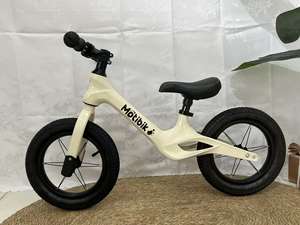 Vélo d'équilibre en alliage de magnésium pour enfants au design mignon, certifié CE pour les jeunes cavaliers - Product Image 4