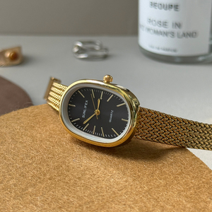 Montre ovale vintage, fabricant sur mesure, bracelet milanais minimaliste, montre à quartz pour un style business décontracté, fournisseur de montres personnalisées - Product Image 5