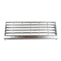 Escalier d'évacuation moderne en acier antidérapant sur mesure, marches en grille métallique, escalier extérieur, argenté galvanisé/peint