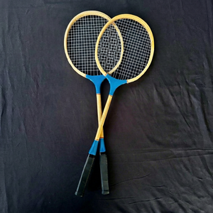 Raquette de badminton en bois unisexe, personnalisable, toutes tailles et couleurs, avec poignée souple antidérapante, filet rigide et logo personnalisé - Product Image 1