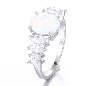 Bague en opale rose et violette, bague serpent en opale, bague vintage Roxi - Product Image 1