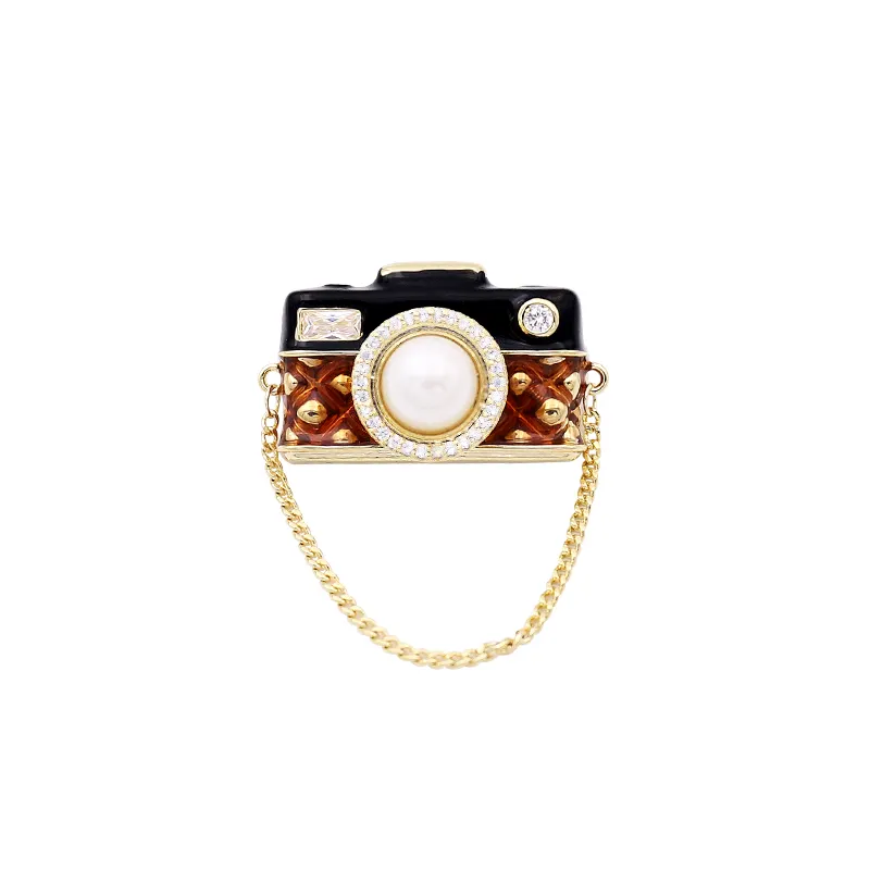 Newest China Factory Retro camera brooch personality temperament pin unisex shirt suit accessories go out all-match decoration