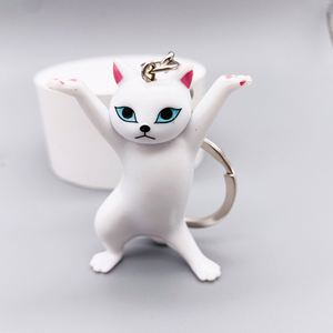 Porte-clés chat mignon levant la main, figurine de chaton en PVC de dessin animé, breloque de sac, pendentif animal amusant, cadeau pour fête d'anniversaire d'enfants, petit cadeau - Product Image 2