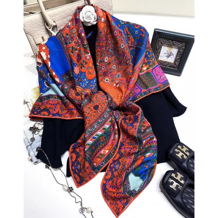 Fashion Designer Italy Competitive Price Silk Velvet Scarf Square Digital Print Women Pure Silk Scarf for Gift New Year