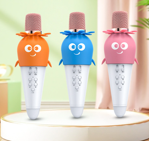 Microphone de <span class=keywords><strong>karaoké</strong></span> portable en gros Lecteur de haut-parleur Microphone de <span class=keywords><strong>karaoké</strong></span> sans fil pour enfants <span class=keywords><strong>Meilleur</strong></span> cadeau d'anniversaire - Product Image 1