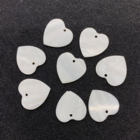 Pendentifs en coquille d'eau douce blanche de 10 mm à 25 mm, en forme de cœur, coquillages, perles en vrac de 20 mm pour bracelet DIY, bijoux charmants pour femmes