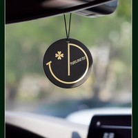 Parfum promotionnel pas cher désodorisant suspendu pour voiture désodorisants pour voiture en papier parfumé personnalisés comprimés d'aromathérapie pour magasin de lavage de voiture