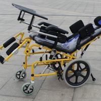 Fauteuil roulant pliable léger en acier pour enfants, poussette de voyage entièrement inclinable, aide à la mobilité réglable pour la rééducation