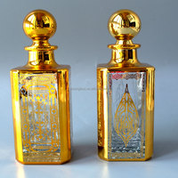 Flacons de parfum classiques carrés en verre de 150 ml et grands flacons d'attar avec bouchon en verre gravé à l'or, marque OEM