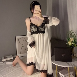 Camisón sexy de manga larga para mujer, primavera/verano, conjunto de dos piezas de malla pura y seductora para el hogar con almohadillas para sujetador - Product Image 1