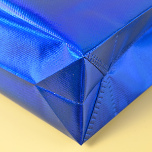 Sac fourre-tout non tissé Dawn, imperméable, revêtement laser irisé, personnalisable pour cadeaux, shopping, publicité, emballage - Product Image 3