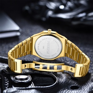 Reloj de Cuarzo de Lujo para Hombre con Forma de Diamante Dorado - Movimiento Importado de Alta Gama, Reloj de Pulsera Minimalista de Primera Calidad - Product Image 4