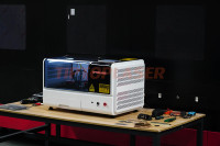 Découpeuse laser fibre de bureau 800W, système de gravure et de marquage 3-en-1, aucune configuration requise, haute précision pour métal, acier inoxydable, carbone