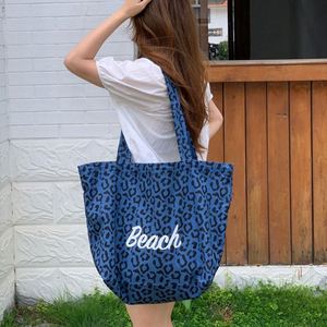 Sacs à bandoulière en toile pour femmes, tendance et de haute qualité, grande capacité, imprimé léopard, sacs de plage en toile pour femmes - Product Image 2