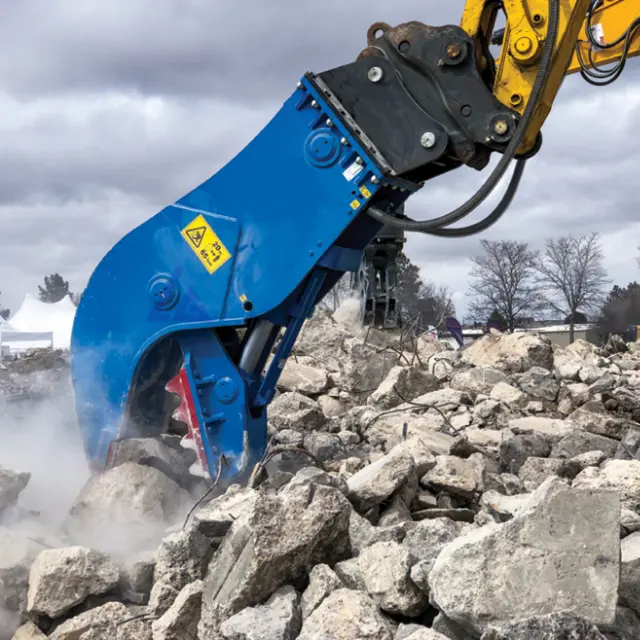 Optimal Dismantling: Excavator Pulverizer Efficient solution for building recycling JD270 PC200
