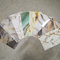 Papier peint peler et coller au design unique violet