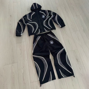 Veste coupe-vent personnalisée et ensemble de survêtement en nylon avec bandes réfléchissantes 3M, ensemble de jogging en nylon, ensemble coupe-vent oversize - Product Image 2