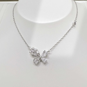 Collar con colgante de lazo de plata de ley 925 personalizado, chapado en rodio, con cristales de imitación, para niñas, venta al por mayor - Product Image 3