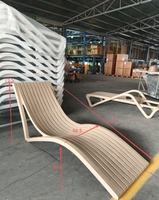 Chaise longue d'extérieur en plastique écologique en forme de S, durable, imperméable, pour la piscine, la terrasse, la plage et la détente dans la cour
