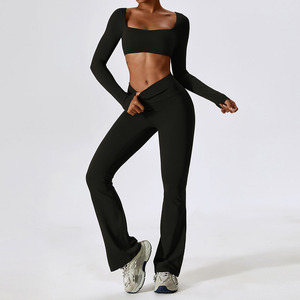 Conjunto Deportivo Personalizado De 2 Piezas Para <span class=keywords><strong>Mujer</strong></span> Con Crop Top Reciclado De Manga Larga Y Cuello Cuadrado Y Leggings Acampanados De Cintura Alta Para Gimnasio - Product Image 3