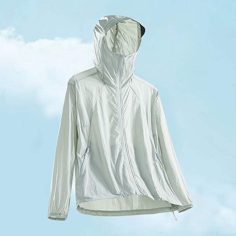 สีเขียวอ่อน