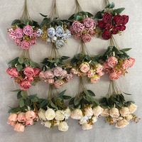 Chine Fabrication Soie 11 Tête Bouclée Bord Rose Fleur Décoration pour Noël Graduation Saint Valentin Fête Des Mères Mariage