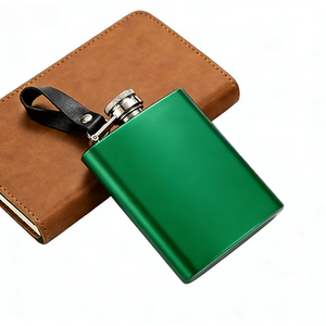 Vente en gros de flacons à whisky en acier inoxydable personnalisés de 6 oz pour le camping en plein air, la randonnée, avec logo personnalisé - Product Image 1