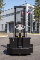 Chariot élévateur mobile électrique haut de gamme pour entrepôt, avec capacité de levage élevée, provenant d'un fabricant fiable