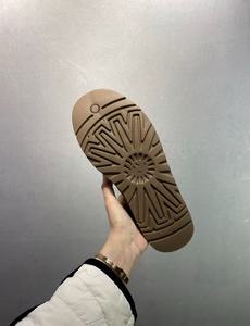 Chaussures d'hiver chaudes pour femmes, chaussures décontractées en fourrure douce à plateforme épaisse pour hommes, pantoufles, bottes - Product Image 5