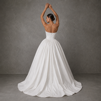 Robe de mariée coupe A-line, bustier, col bateau, dos nu, en dentelle et satin, avec traîne chapelle, grande taille, personnalisable, longueur ras du sol, esthétique