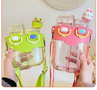 Bouteille d'eau pour enfants Tomatodo 780 ml, deux compartiments, portable, double gourde avec sangle incluse, design mignon pour le dos