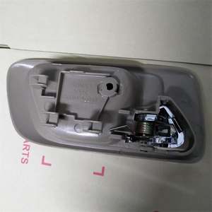 Poignée de porte intérieure 72125-S84-A01 pour Honda Accord 6e génération 1998-2002, côté gauche, plastique gris - Product Image 1