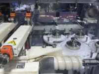 Embouteilleur automatique de sirop contre la toux Distributeur d'édulcorant liquide à débit continu Injecteur et chargeur Doseur mètre