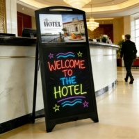 Écran tactile interactif pour hall d'hôtel de 21,5 pouces |   Kiosque numérique mural d'information et de guidage pour concierges et invités avec Android