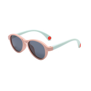 <span class=keywords><strong>Gafas</strong></span> de Sol Polarizadas para Bebés con Marco de TPE Suave, para Edades de <span class=keywords><strong>6</strong></span> <span class=keywords><strong>Meses</strong></span> a 3 Años, Protección UV400 Antideslumbrante - Product Image 3