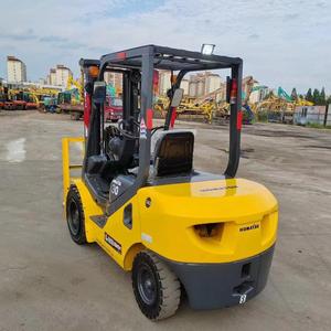 Montacargas Komatsu Usado de 3 Toneladas, Diésel, 3 Mástiles, Desplazamiento Lateral - Product Image 4