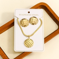 Conjunto de Joyería de Acero Inoxidable Vintage: Pendientes y Collar con Diseño Floral en Forma de Corazón, Accesorios Transfronterizos que No se Desvanecen