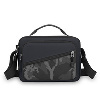 Sac à bandoulière portable multi-poches en tissu Oxford imperméable pour homme, motif camouflage, idéal pour le sport et les activités de plein air, avec compartiment pour téléphone portable, design personnalisé.