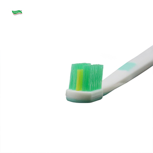 <span class=keywords><strong>Brosse</strong></span> <span class=keywords><strong>à</strong></span> dents <span class=keywords><strong>orthodontique</strong></span> en forme de U avec manche en PP+TPR, certifiée CE, logo personnalisé et service OEM pour usage domestique - Product Image 5