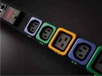 PDU verticale intelligente Vertiv Geist GU1 16A 0U avec interface de capteur
