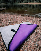 Tapis à langer imperméable pour changer en plein air. Tapis de change compact, doux et résistant à l'eau avec sangle de transport Serviette de plage