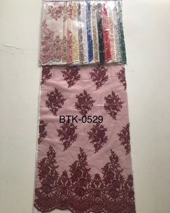 Tissu en <span class=keywords><strong>dentelle</strong></span> perlée 100 % polyester, vente en gros, idéal pour les robes de mariée et accessoires, perles et sequins fabriqués à la machine - Product Image 4